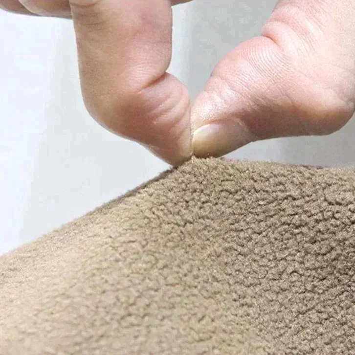 Brun fleecejakke med lynlås til mænd med broderet logo
